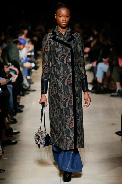 Look 8